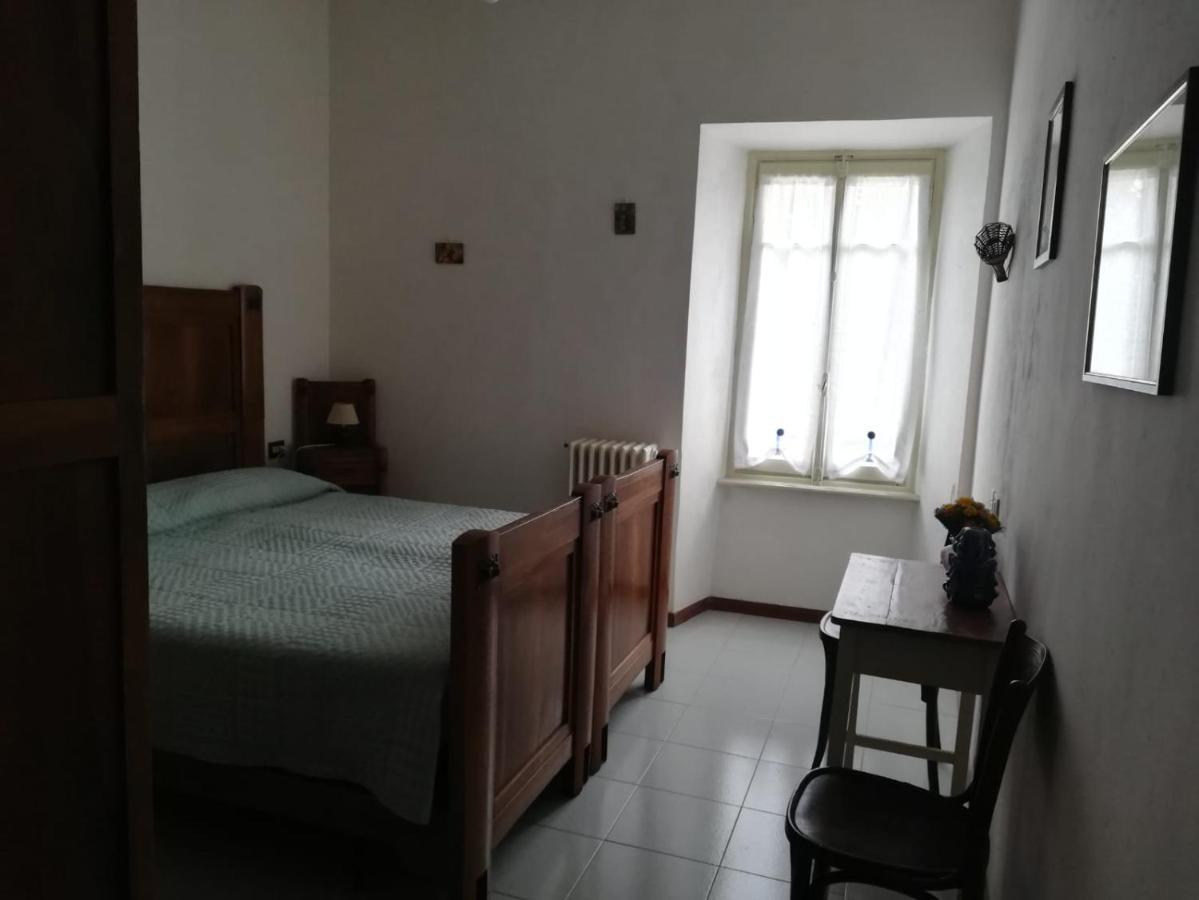 Residenza Santa Valeria Hotel Caglio Bagian luar foto