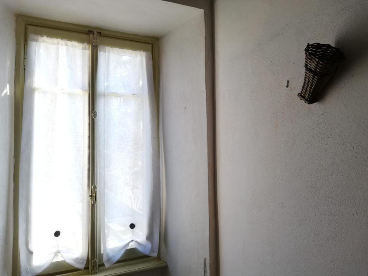 Residenza Santa Valeria Hotel Caglio Bagian luar foto
