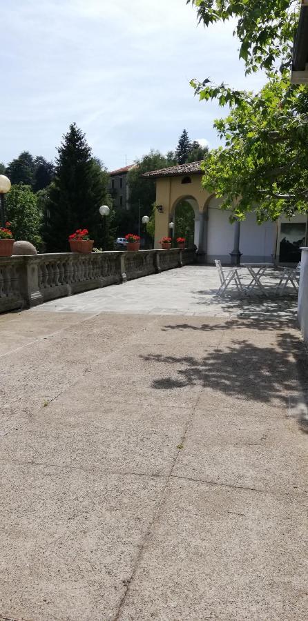 Residenza Santa Valeria Hotel Caglio Bagian luar foto